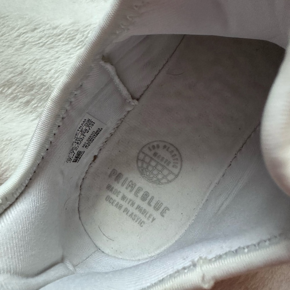 adidas NMD R1 Primeblue Triple White GX8313 women’s size 9 - Picture 6 of 6